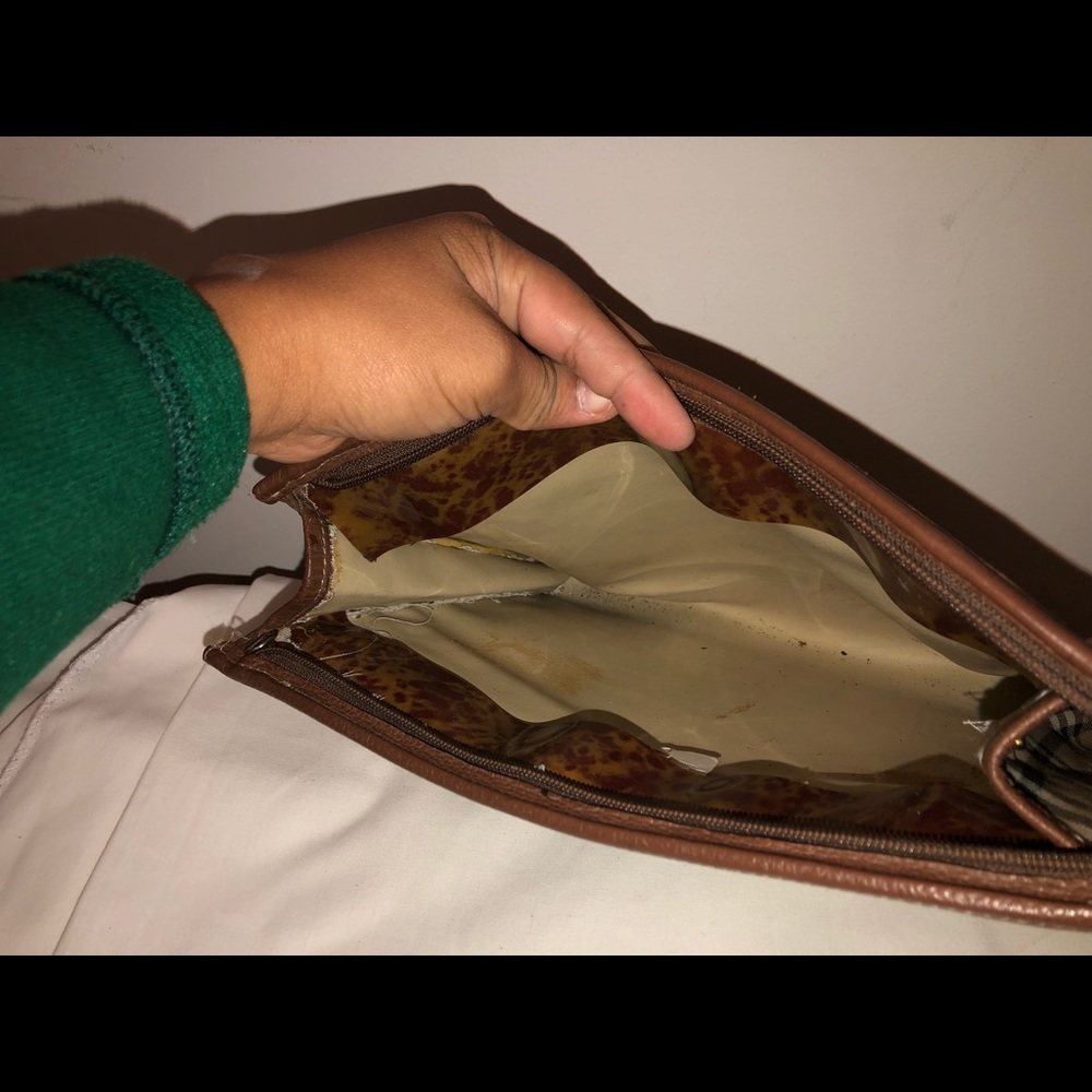 Burberrys - Picture 5 of 7